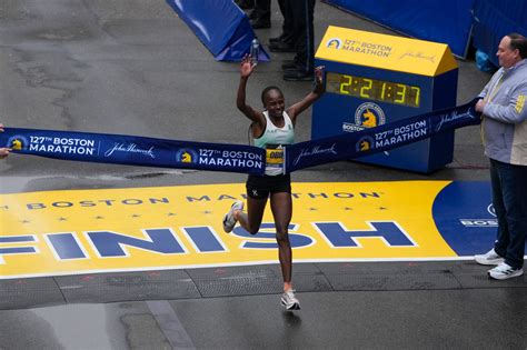 Live Updates: Hellen Obiri wins women’s race at 127th Boston Marathon